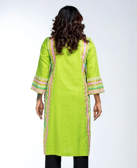GREEN