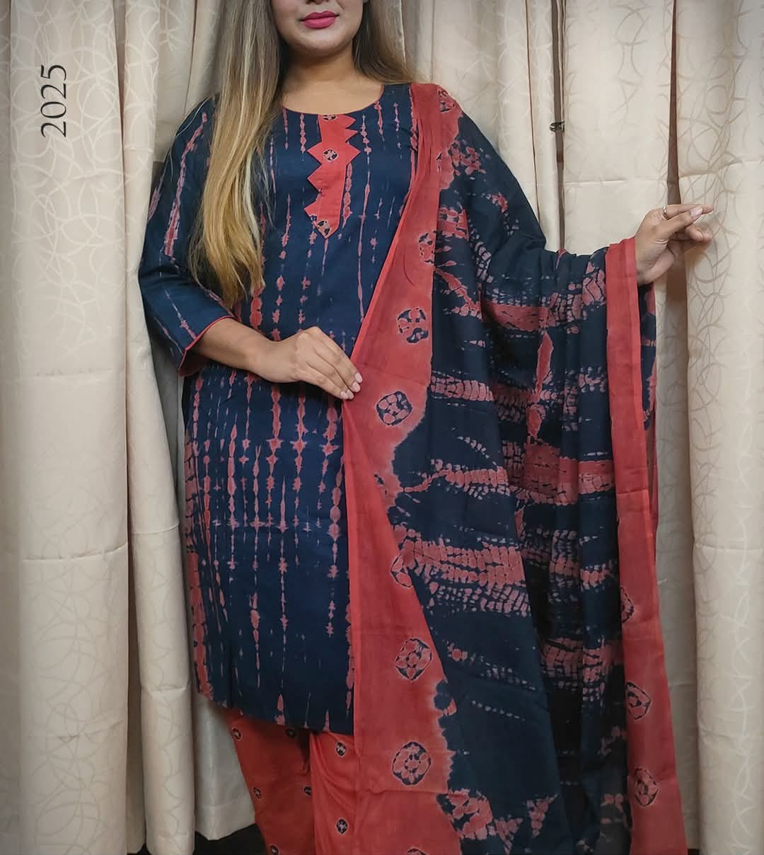 আনস্টিচ প্রিমিয়াম কটন দেবদাস বাটিক থ্রি-পিস,জামা + ওড়না + প্যান্ট